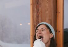 Успеавте ли да го пробате, „првиот е највкусен“: Што, всушност, внесувате во телото кога јадете снег – не дозволувајте им на децата да го јадат „тоа“