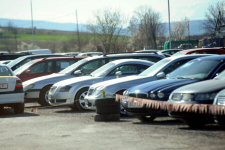 Граѓаните ќе плаќаат и до 2.000 евра повеќе за стари автомобили