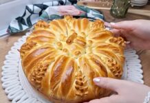 Брза божиќна погача, готова за половина час: Мирисна и вкусна со златна кора