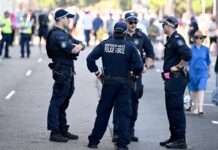 Масовно пукање во Австралија: Три лица се убиени, напаѓачот е во бегство