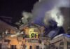 Пожар во познат ски-центар на Алпите: Огнената стихија го зафати покривот на луксузен хотел/ВИДЕО