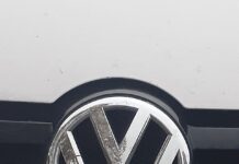 „Фолксваген“ и „Порше“ повлекуваат повеќе од 500.000 возила поради проблем со софтверот