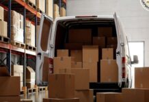 Фирма нелегално вршела поштенски услуги и криумчарела пратки, Царинa поднесе кривична пријавa