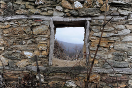 Фали село, живеј во град – ни три евра квадрат не ги полни селските куќи 