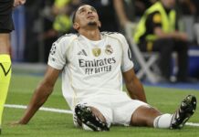 Црвен картон за Арнолд