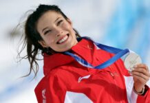 Обожавана е низ целиот свет, само во нејзината татковина ја нарекуваат „предавничка“