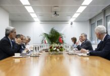 Ројтерс: Затворен политичкиот дел од преговорите помеѓу Русија и Украина во Женева