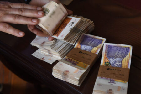 Синдикатите во УПОЗ дадоа зелено светло на договорот со Владата за пораст на платите од 40 отсто