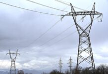 Купена струја поевтина за 10 % во февруари и за 4 % во март