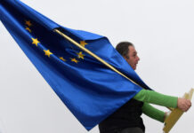 НАЈАВИТЕ ЗА ЗАБРЗАНА ИНТЕГРАЦИЈА ВО ЕУ НОСАТ ДИЛЕМИ: Може ли членството во ЕУ без право на глас да биде крај на булингот врз Македонија?