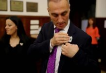 Артан Груби се врати – црниот шал ги покри лисиците, но не и злоупотребите