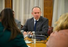 Африм Гаши за навредувањата меѓу Апасиев и Стојаноска: Не мора да се понижуваме на таков начин како пратеници