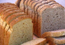 Ако купувате пакуван леб со долг рок на траење, не чудете се: Долготрајната „свежина“ не е случајност, а не е ни до адитивните – вистинската причина е посложена