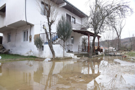 Ќе се повтори ли битолското сценарио и по поплавите, кои оставија под вода цели населби: Штетите во илјадници евра, обесштетувањата ситнеж