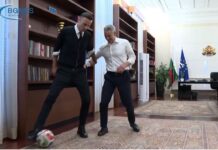 Бербатов стана спортски советник на новиот бугарски премиер, па го „дриблаше“ Ѓуров во неговиот кабинет/ВИДЕО