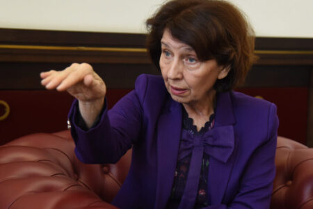 Сиљановска-Давкова: Нашето авионче е најмало и најстаро, колегите го нарекуваат „авиончето на браќата Рајт“