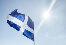 Забрането е поставување лежалки на плажите на еден од најубавите грчки острови