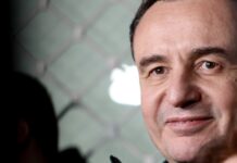 Курти доби мандат за формирање влада во Косово – претседателката Османи му го врачи мандатот