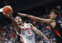 „Тоа се двајца кловнови што зборуваат сè и сешто“