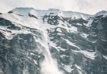 Tрет смртен случај во Франција за три дена: Скијач загина во лавина на Горни Алпи