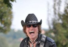 Рокерот Милиќ Вукашиновиќ нема да биде нов пејач на новото „Бијело дугме“ – Не си го „давам“ задникот на цицијата Бреговиќ