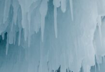 Откриен 5.000 години стар сој на бактерии отпорни на 10 антибиотици во мраз романските пештери