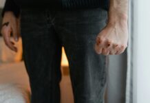 10 жени дневно пред тупаницата на насилникот, модринки што зборуваат, систем што молчи