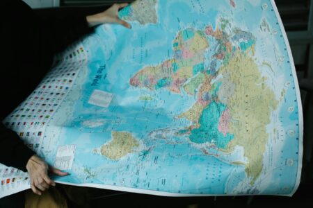 Џиновите кројат нов свет, Македонија да не плати пак висока цена