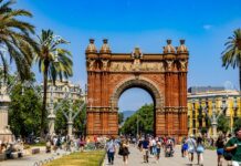 Барселона ги „удира“ туристите по џеб: Драстично зголемена такса од април!