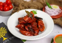 Слатко-лут излез од истите досадни ручеци: Крцкаво пилешко со мед и лук е новиот фаворит, готово побрзо од достава