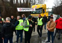 Суспензија или решение – превозниците под сериозен ризик да останат на паркинг