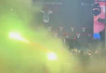 Протест во центарот на Тирана: Демонстрантите ја нападнаа зградата на албанската влада со молотови коктели