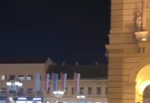 Протест во Нови Сад – два полициски кордона пред Српскиот народен театар