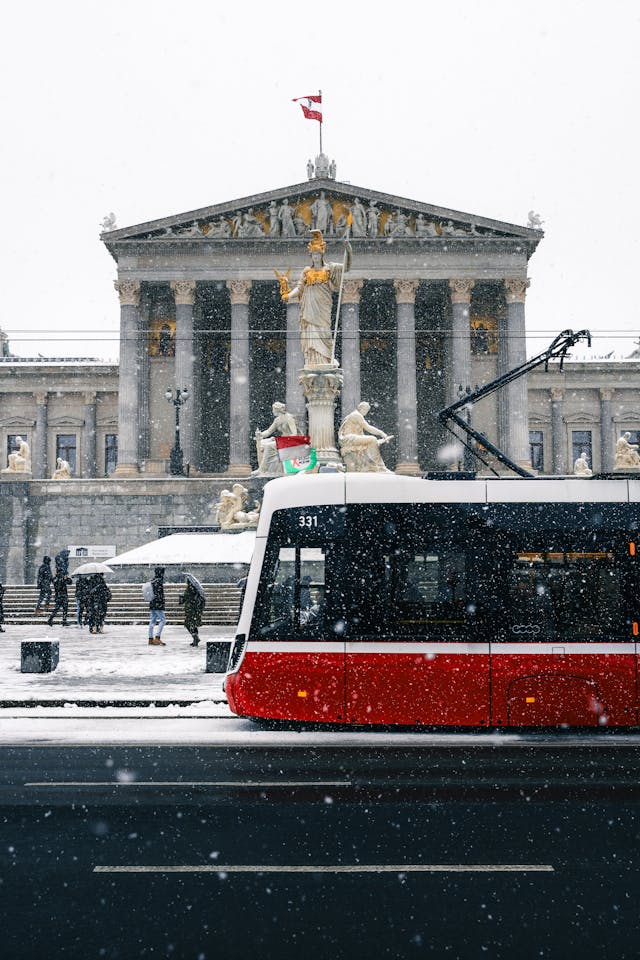 sneg viena pexels-frank-wesneck-2154020533-34513562