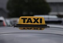 Таксист ограбил 26-годишен скопјанец во Центар