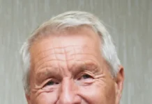 Поранешниот норвешки премиер е официјално обвинет за сериозна корупција поради врски со Епстин