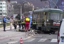 Адвокатот на возачот на трамвајот што беше вклучен во несреќата во Сараево тврди: Тоа возило било исклучено од употреба 50 пати минатата година