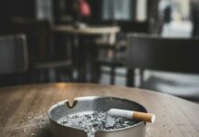 Владата попушта, забраната за пушење се одложува?