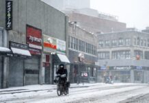 Речиси 90 мртви во досега невидената снежна бура што ги погоди САД