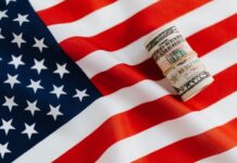 Бум во САД: 300 проценти повеќе пари од царините