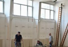 Се обновува спортската сала во училиштето „Панајот Гиновски“