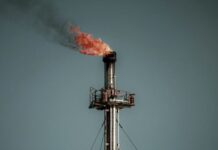 Цената на гасот во Европа скокна за 25 проценти, кризата во Иран ги загрозува глобалните текови