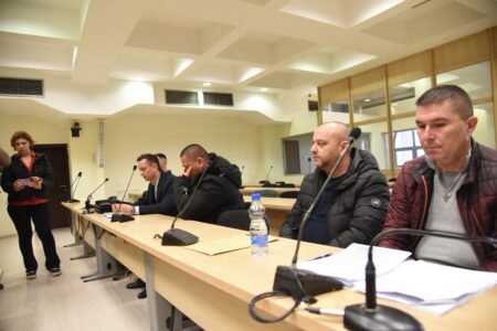 Полицајците обвинети дека замижувале на работата на “Пулс”не се чувствуваат виновни