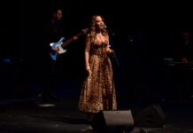 Јелена Томашевиќ итно хоспитализирана откако и се слоши сред концерт во Бар