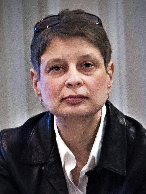 Nina_Khrushcheva_2015_(3x4_cropped)