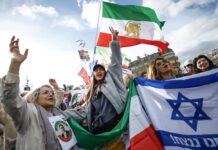 Два митинзи во Париз: За слободен Иран без ајатолахот и против нападите на САД и Израел врз Иран