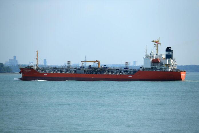 tanker za nafta pexels