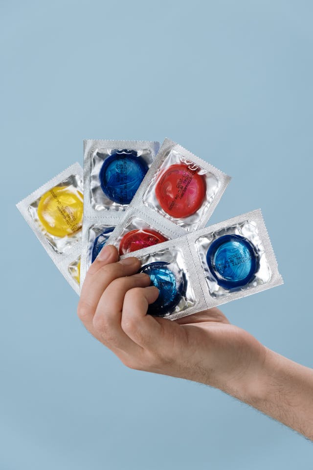 kondomi pexels-cottonbro-5713045
