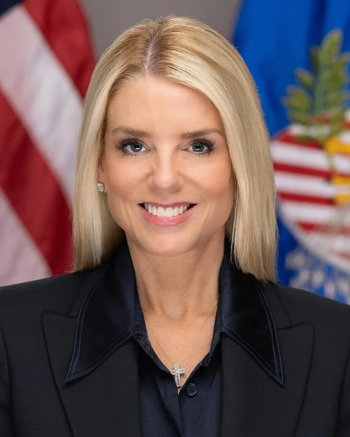 Pam_Bondi_official_portrait_(cropped).jpg