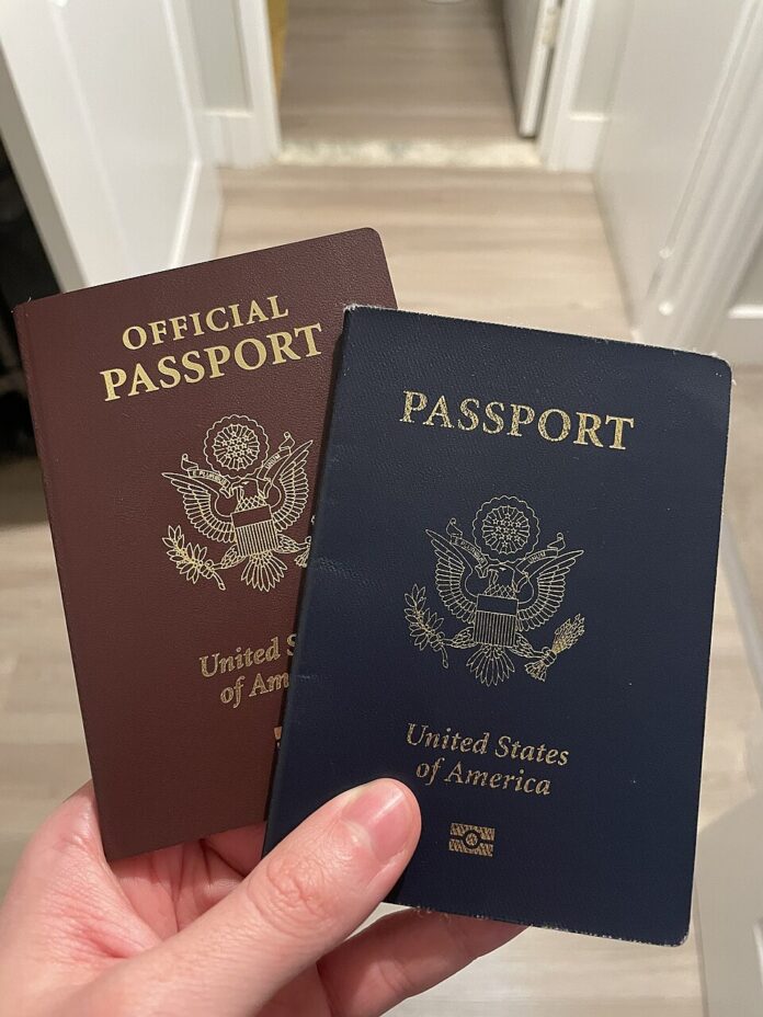 US_Official_and_Regular_Passport_Comparison